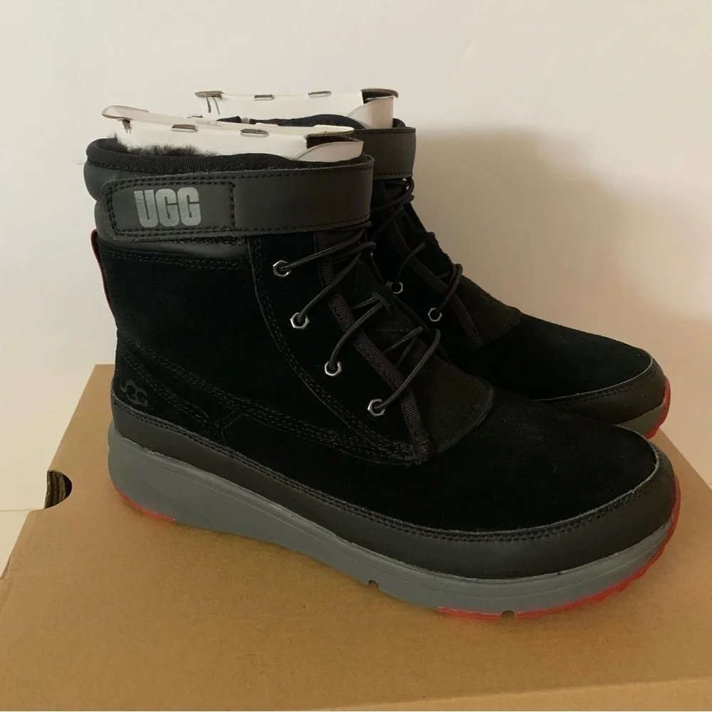 NIB. UGG Grade School Kids Arren Weather Boots
